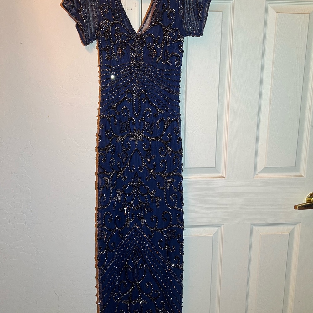 Dress - Picture 3 of 9